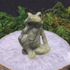 Serpentine Frog 1.75" Crystal Carving Sitting Frog Cute Animal Figurine